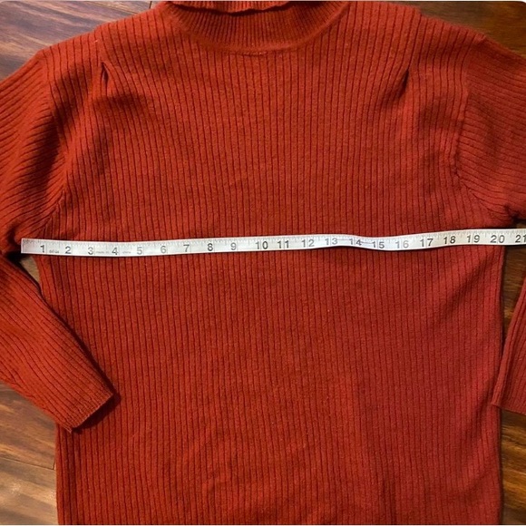 111 State 100% wool Women's Rust turtleneck Sweater size large - Picture 5 of 7